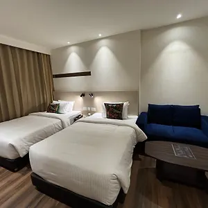 4* מלון Presidency Airport